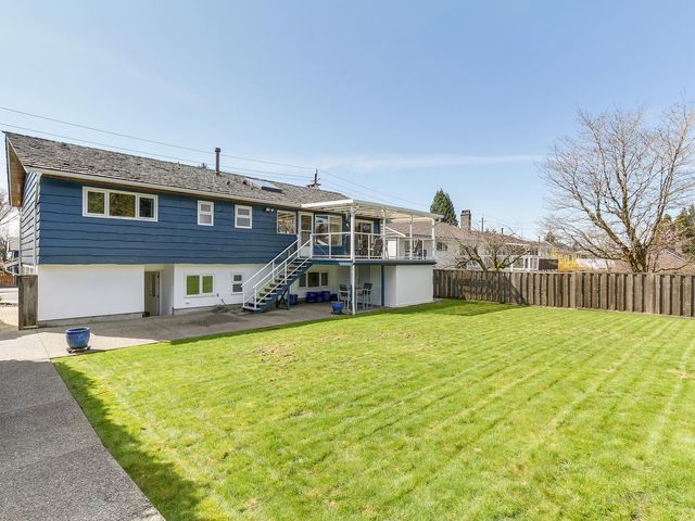 64719 at 834 16th Street E, North Vancouver