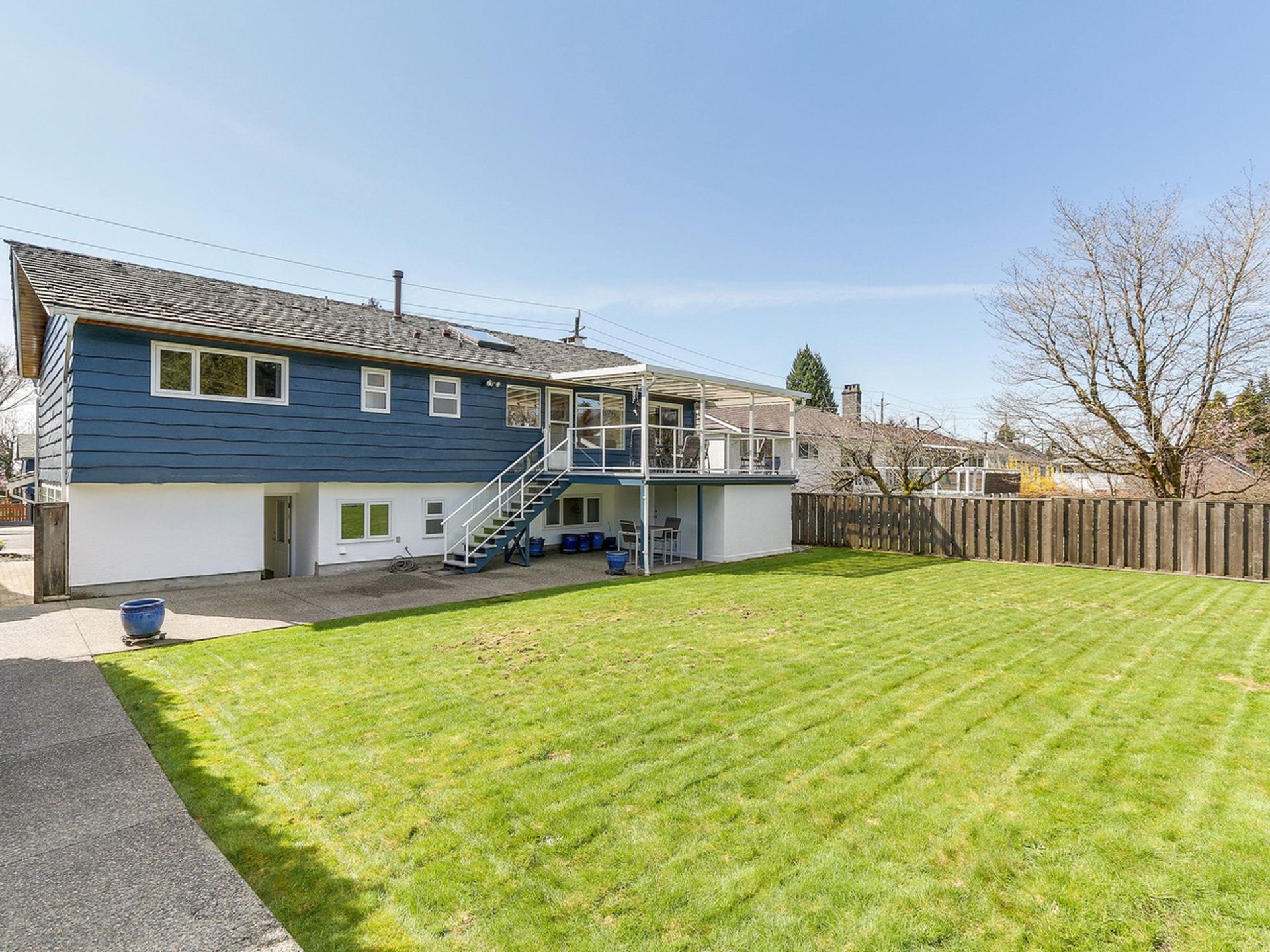 64719 at 834 16th Street E, North Vancouver