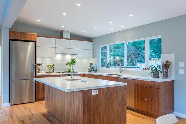 64764 at 3035 Chaucer Avenue, North Vancouver