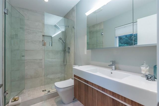 64785 at 3035 Chaucer Avenue, North Vancouver