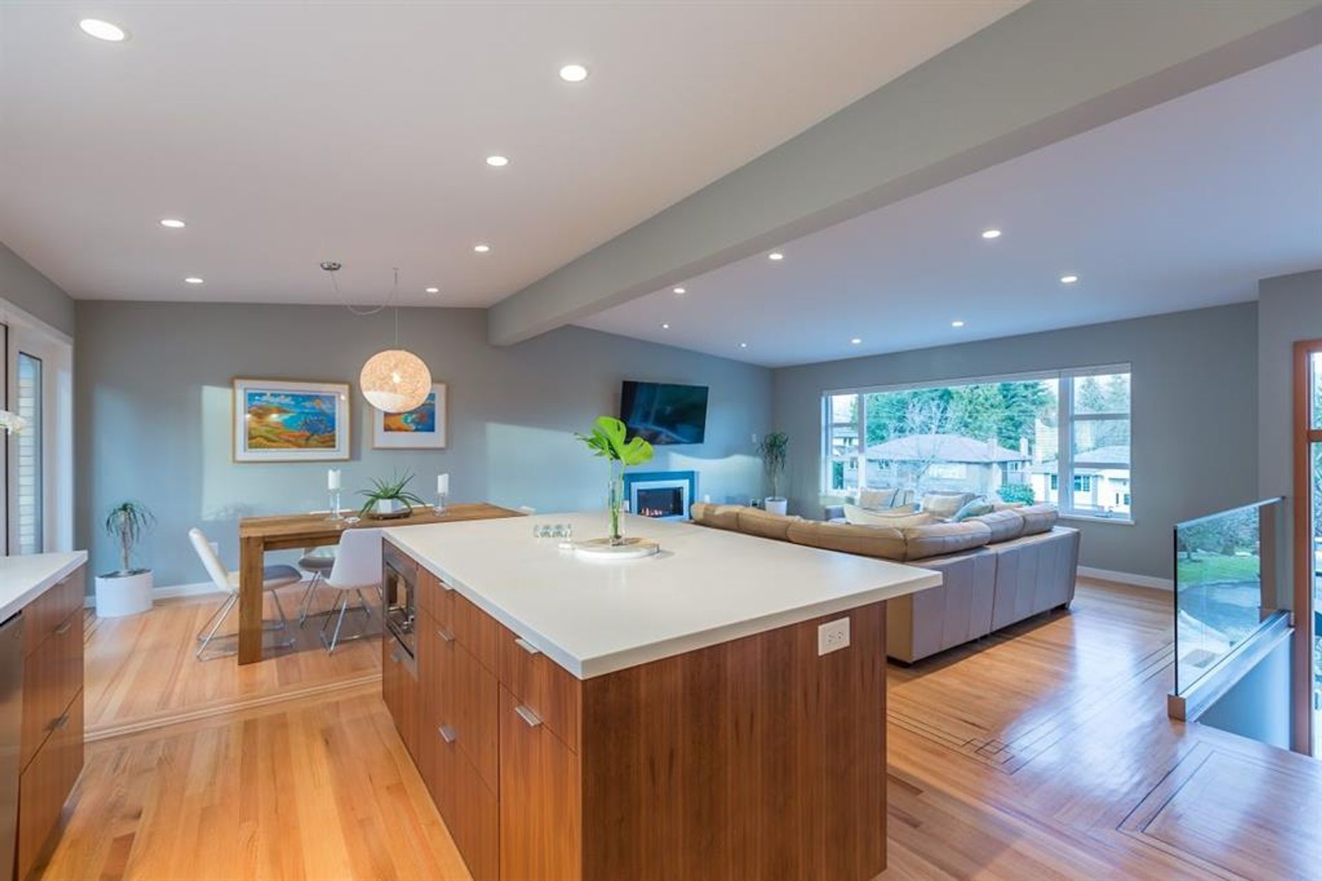 64770 at 3035 Chaucer Avenue, North Vancouver