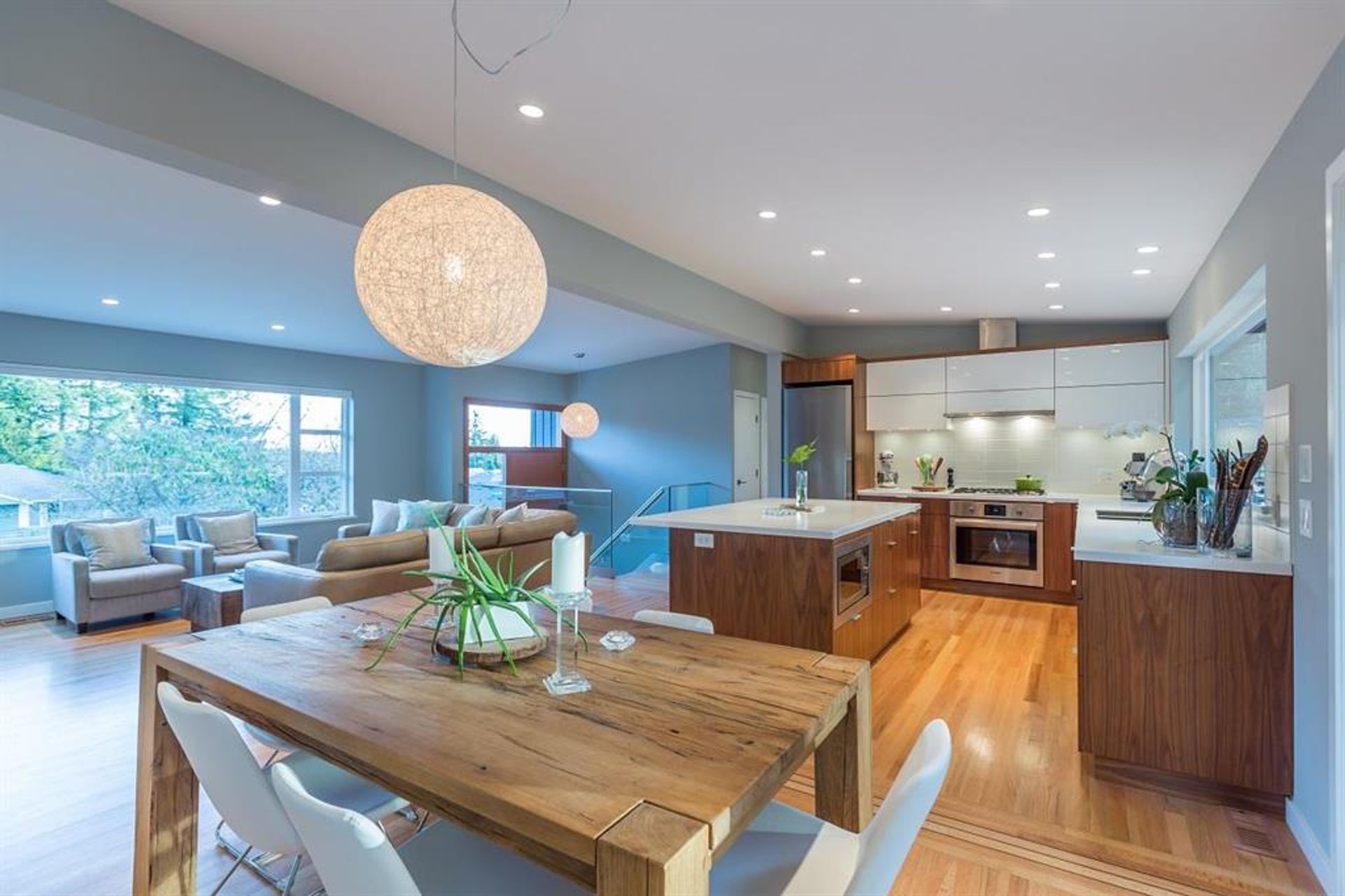 64773 at 3035 Chaucer Avenue, North Vancouver