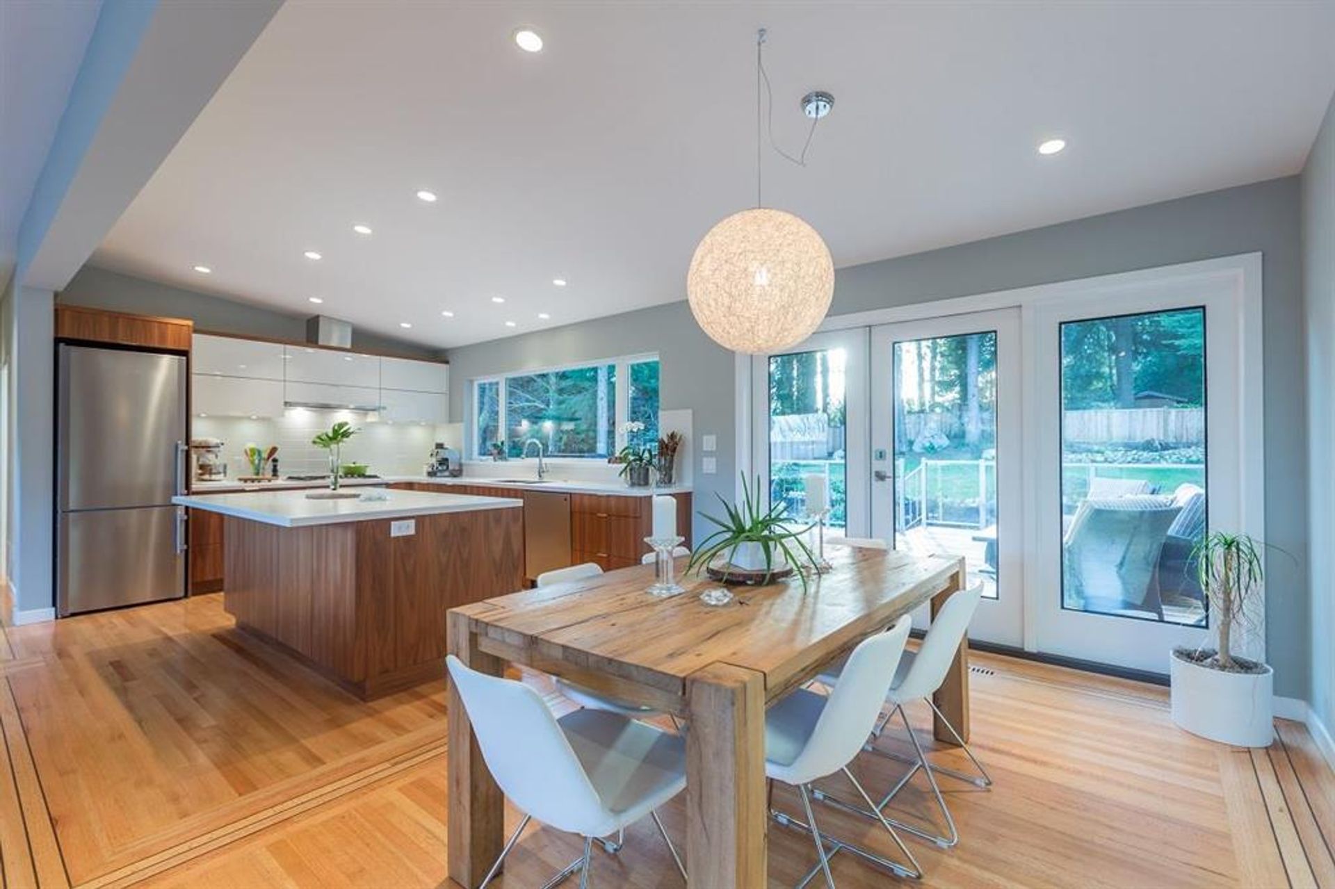 64779 at 3035 Chaucer Avenue, North Vancouver