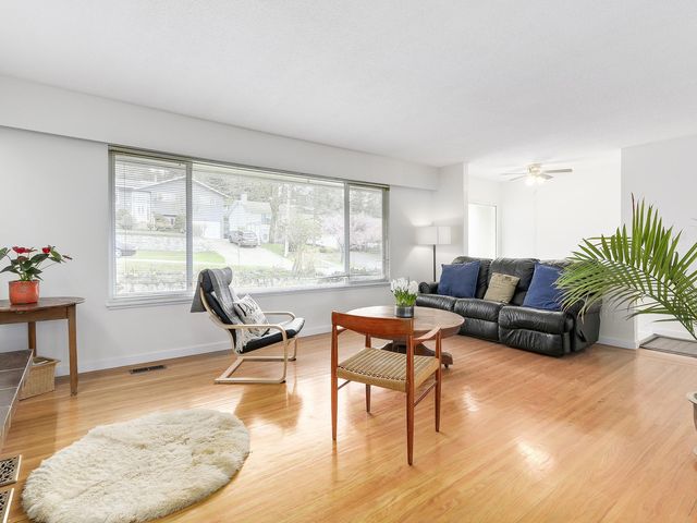 64818 at 1181 Chamberlain Drive, North Vancouver