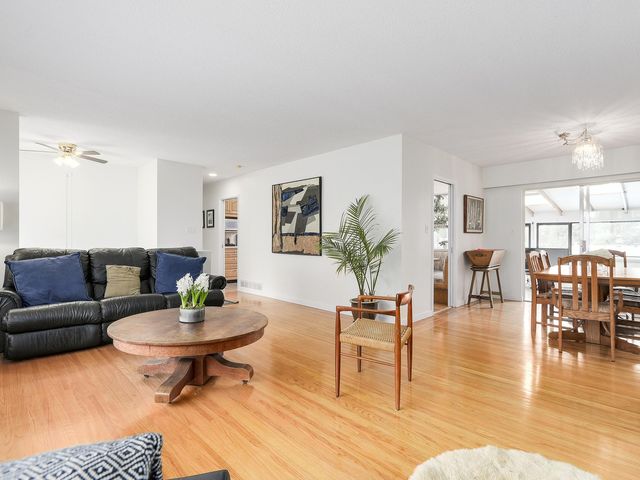 64821 at 1181 Chamberlain Drive, North Vancouver