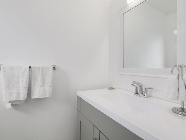 64860 at 1181 Chamberlain Drive, North Vancouver