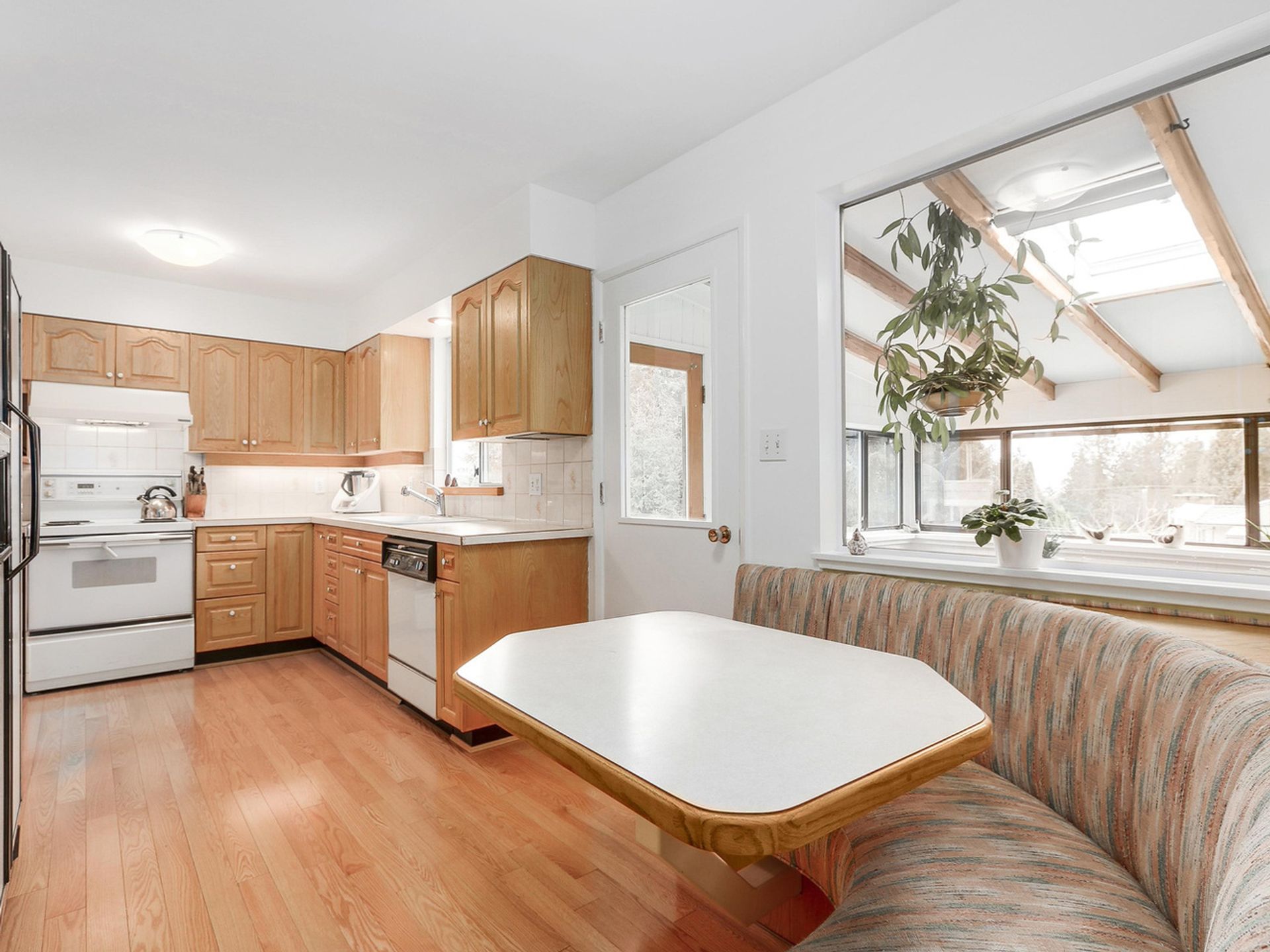 64833 at 1181 Chamberlain Drive, North Vancouver