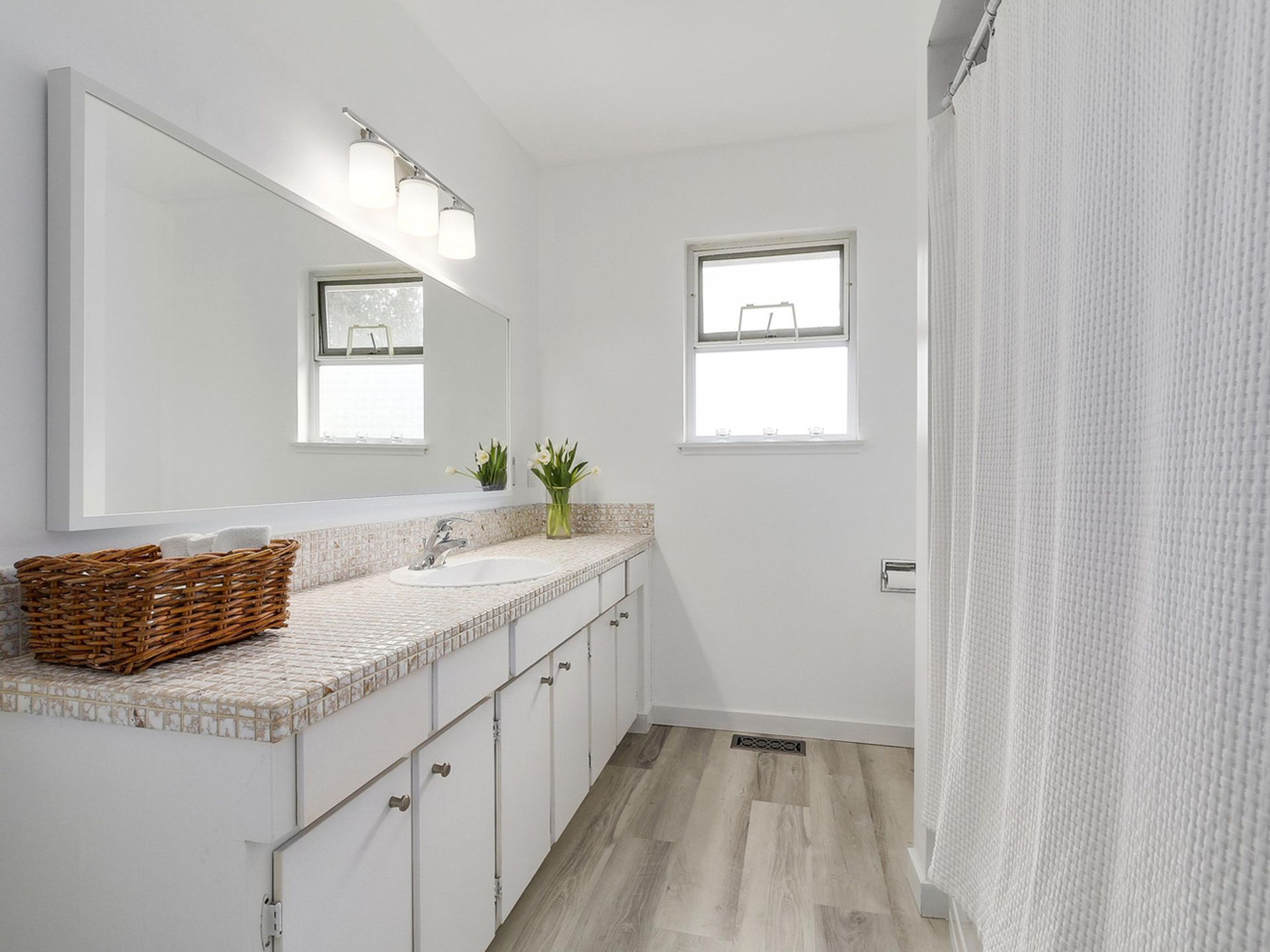 64848 at 1181 Chamberlain Drive, North Vancouver