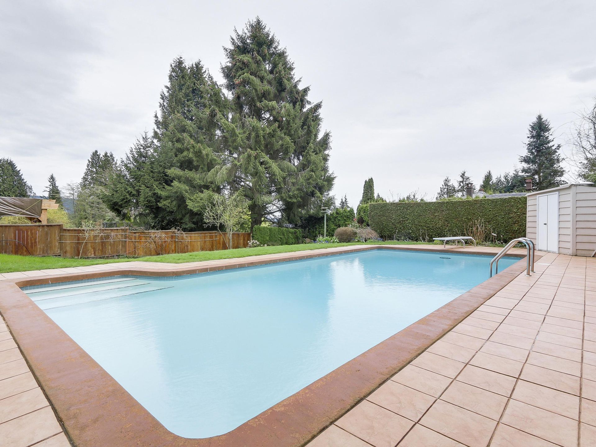 64881 at 1181 Chamberlain Drive, North Vancouver