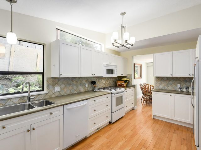 65096 at 1398 Plateau Drive, North Vancouver