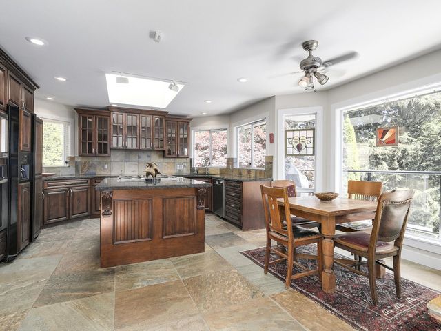 65011 at 795 St. James Road E, North Vancouver