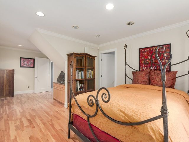 65044 at 795 St. James Road E, North Vancouver