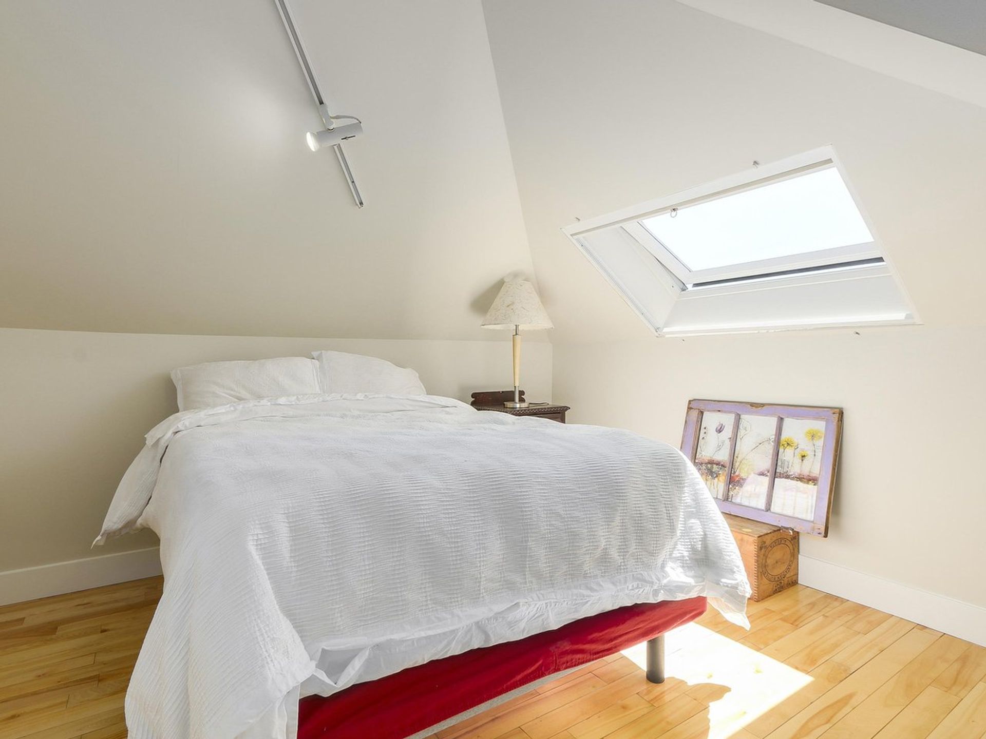 65032 at 795 St. James Road E, North Vancouver