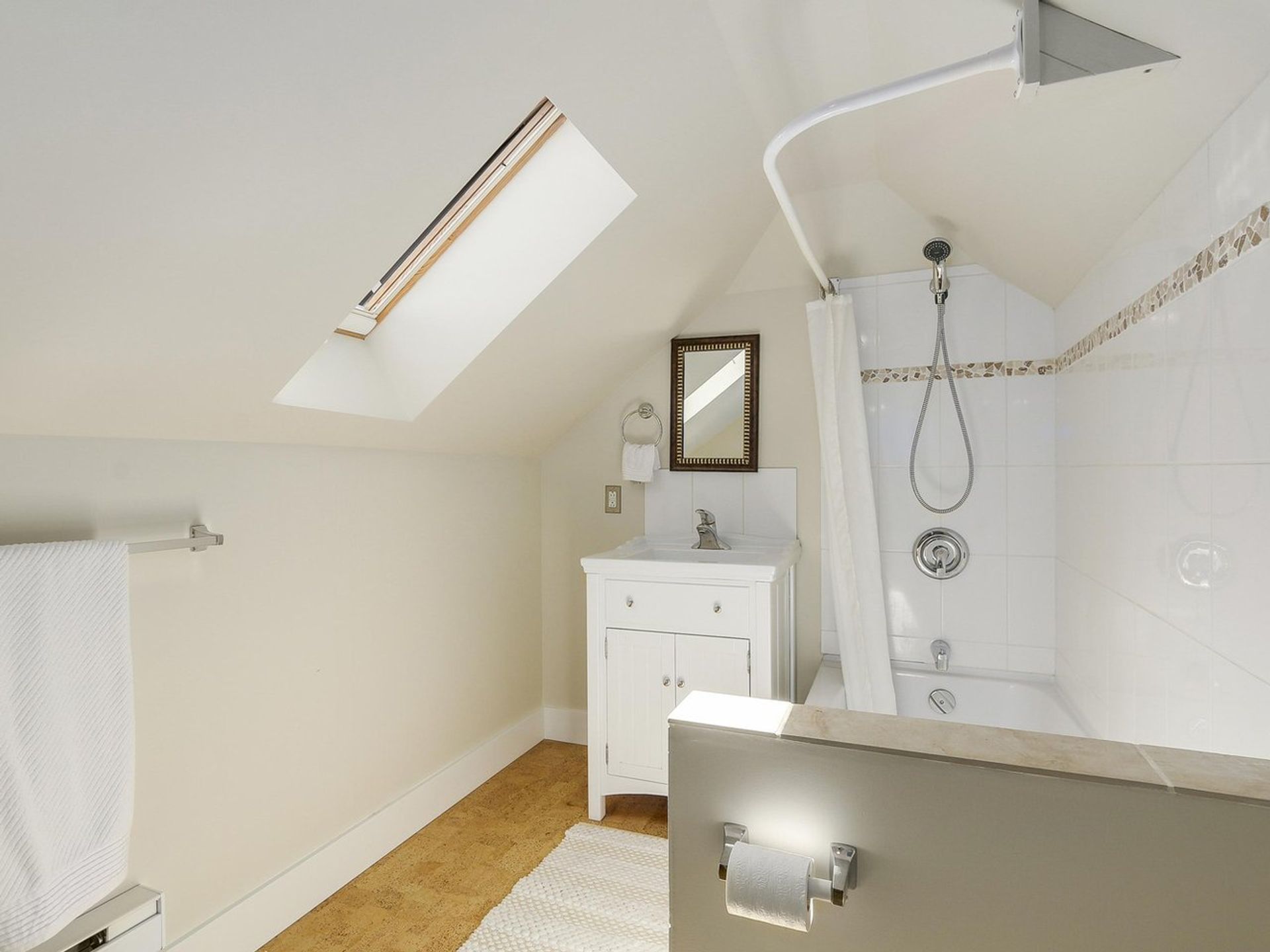 65041 at 795 St. James Road E, North Vancouver