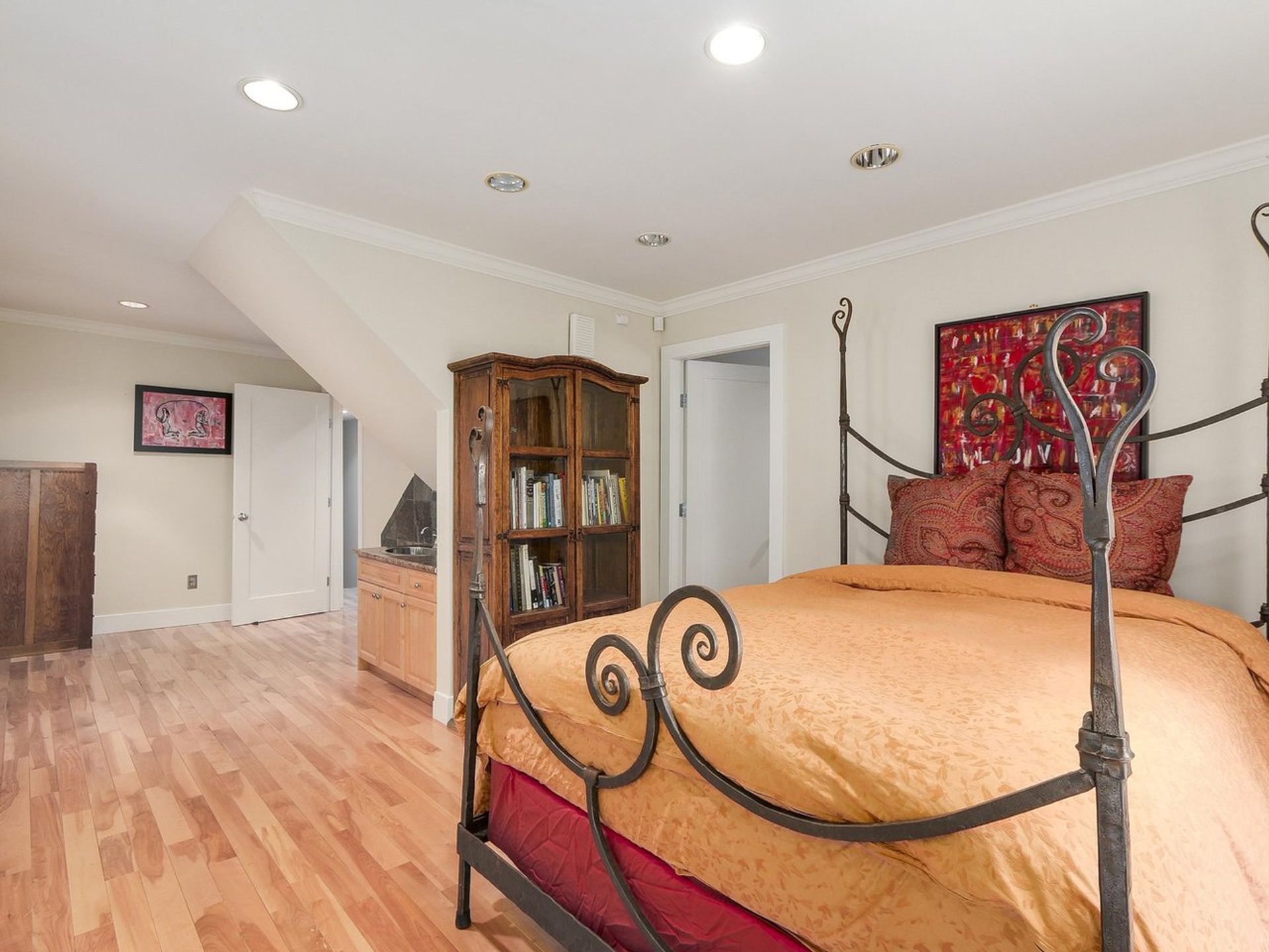 65044 at 795 St. James Road E, North Vancouver