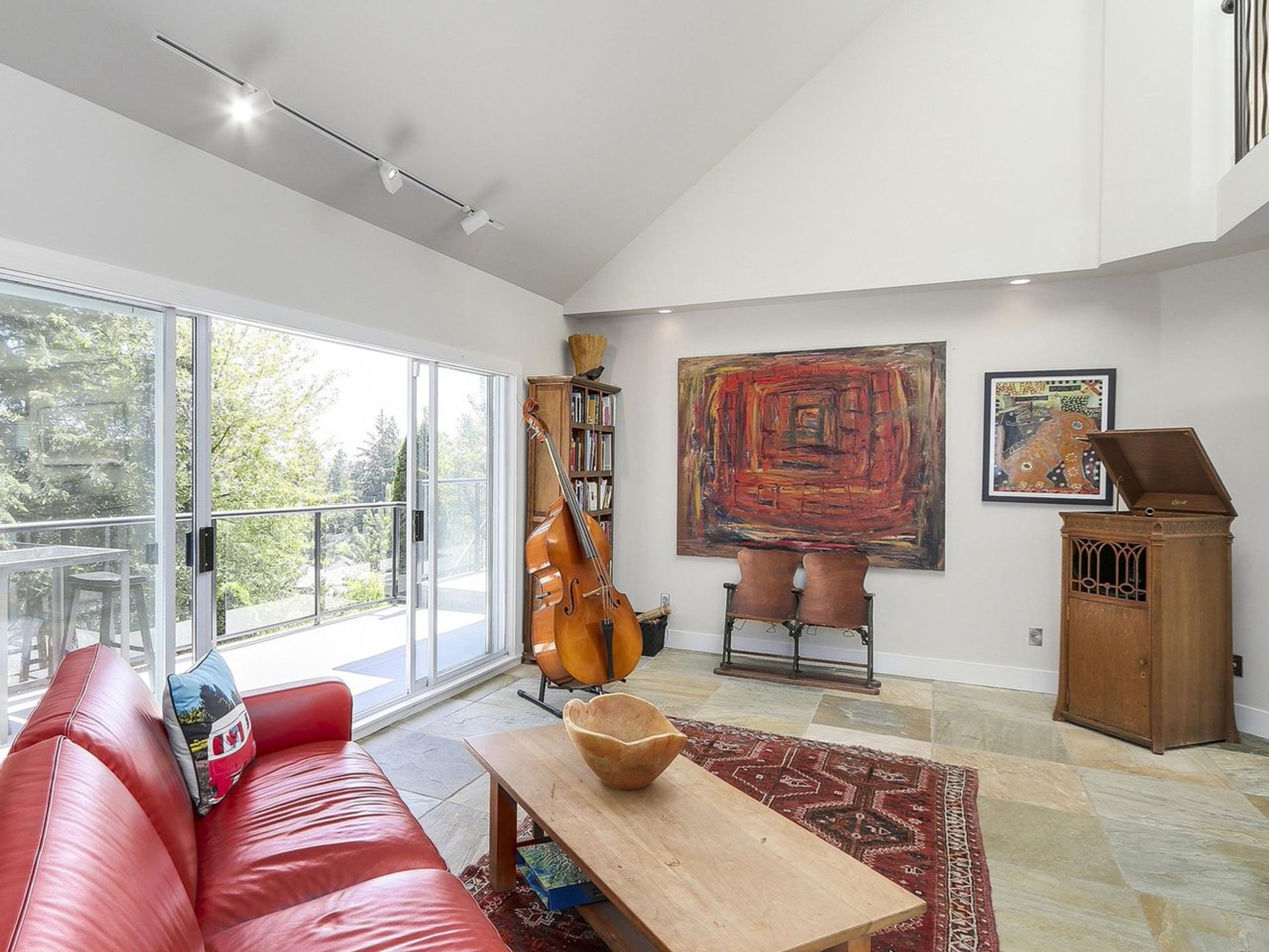 65062 at 795 St. James Road E, North Vancouver