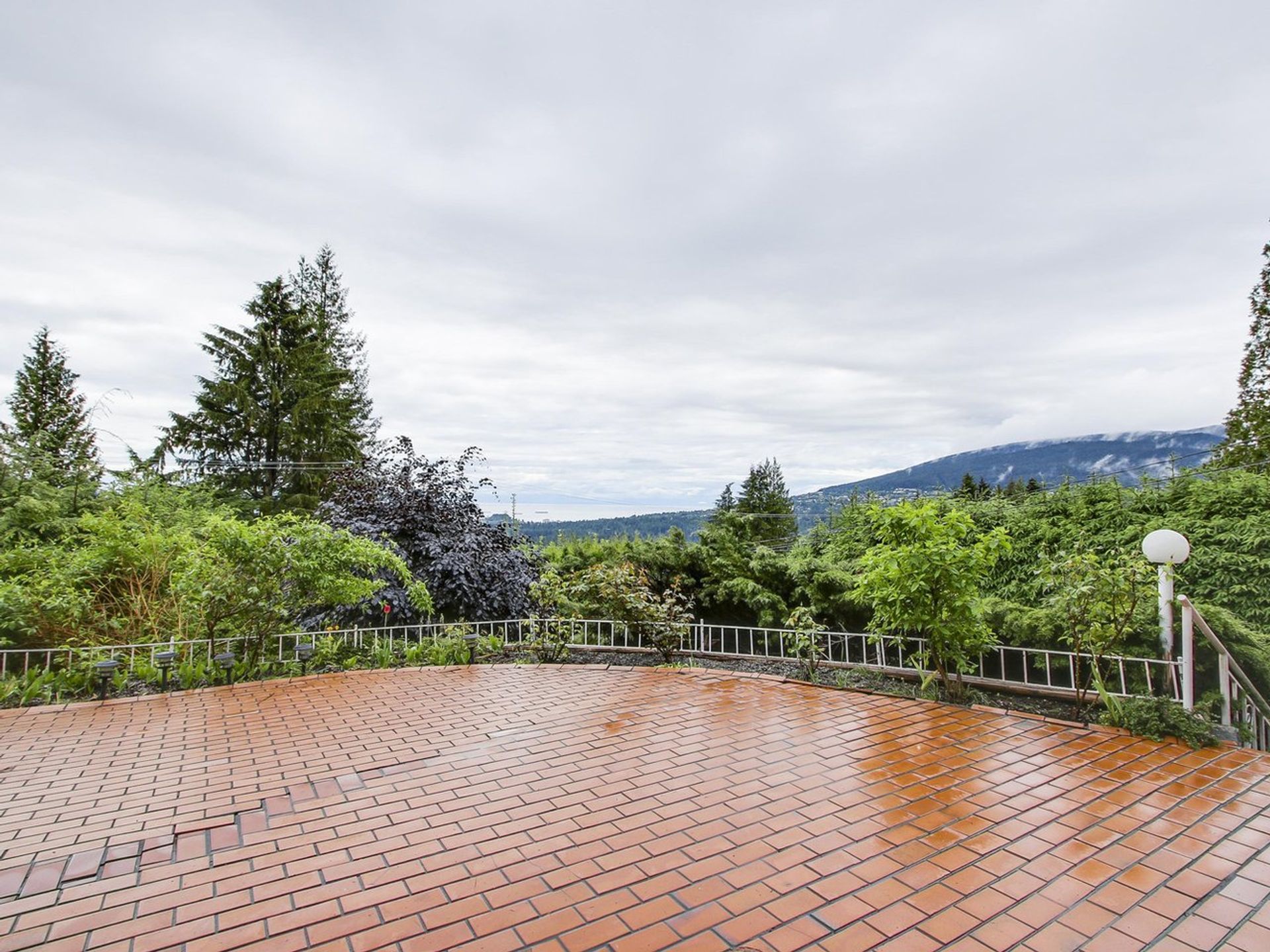 65386 at 4828 Skyline Drive, North Vancouver