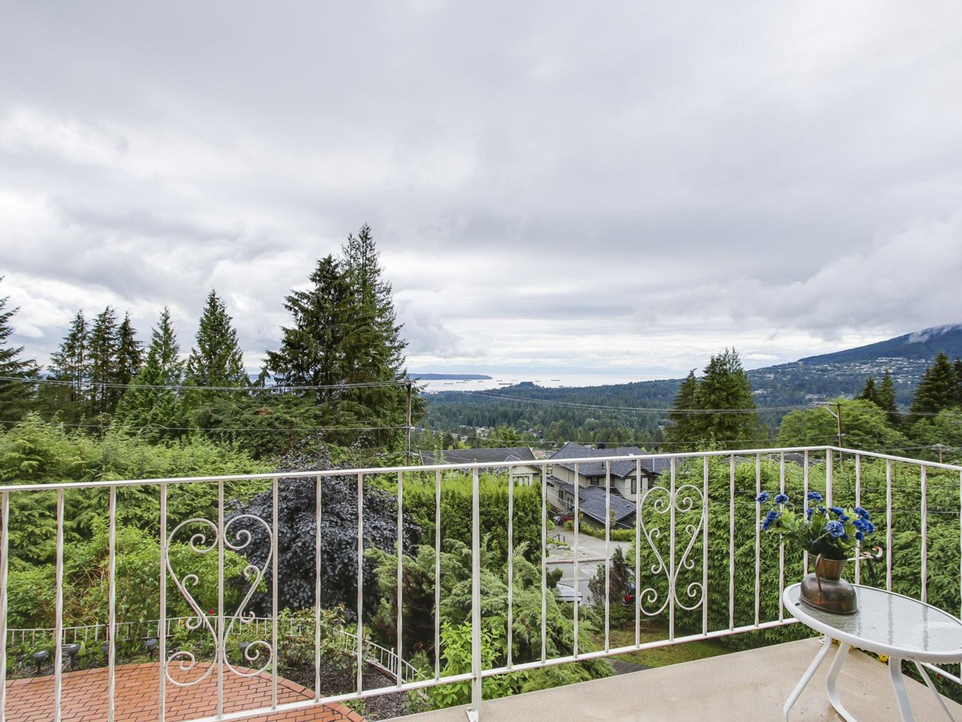 65401 at 4828 Skyline Drive, North Vancouver