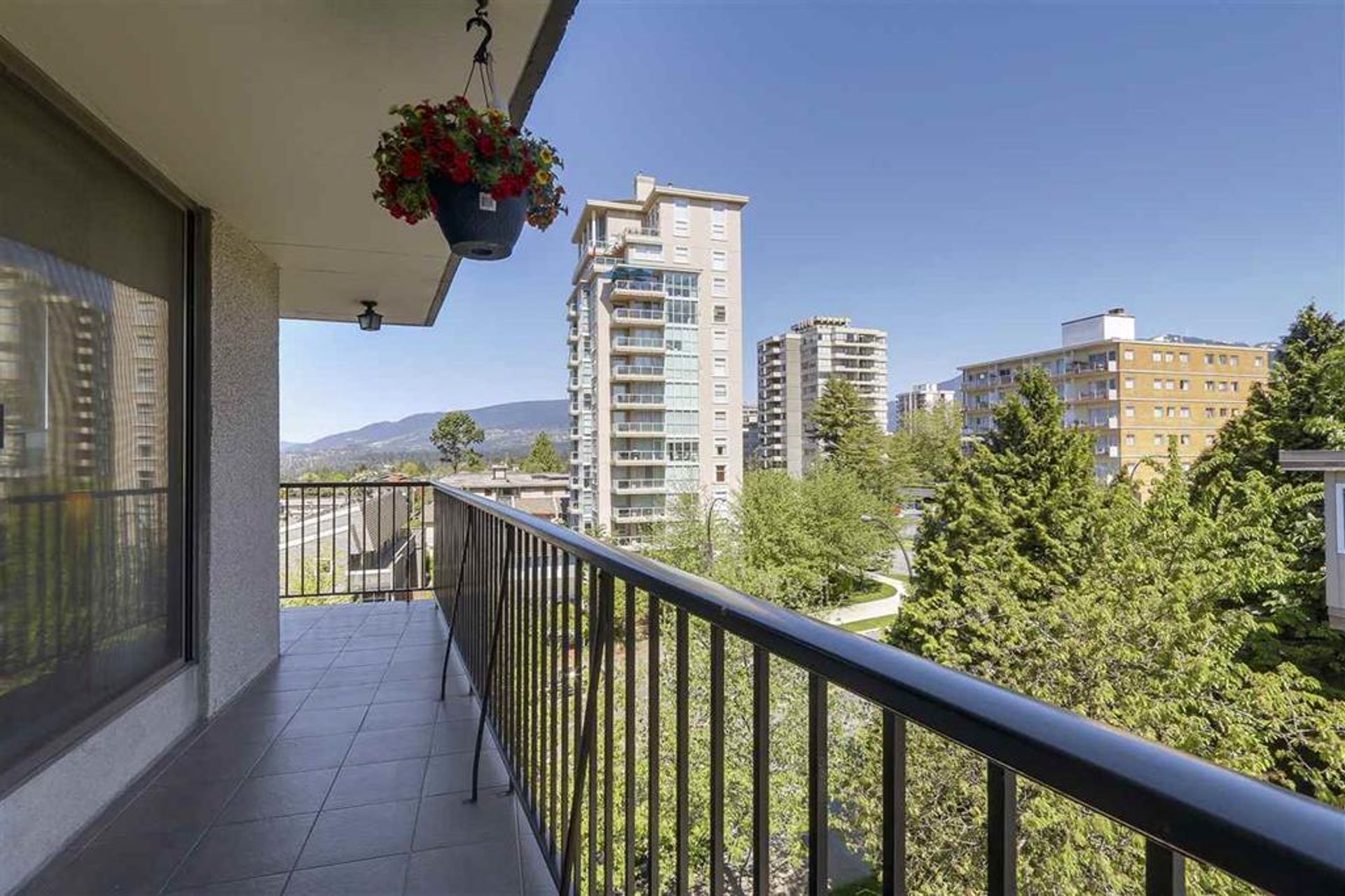 65825 at 603 - 540 Lonsdale Avenue, North Vancouver