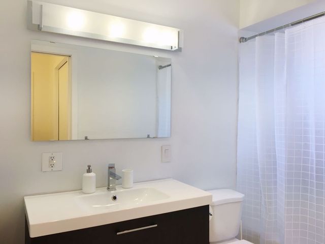 65865 at 5 - 137 5th Street E, North Vancouver