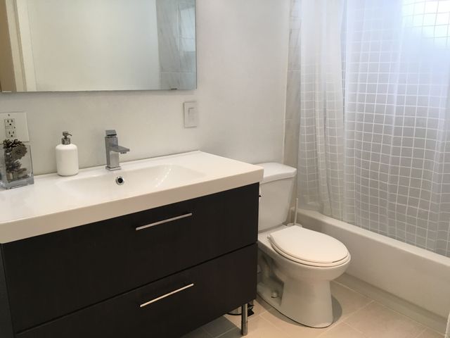 65900 at 5 - 137 5th Street E, North Vancouver