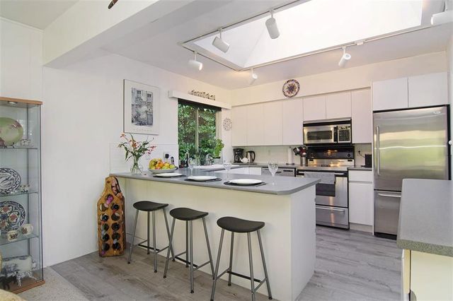 66039 at 5767 Primrose Place, West Vancouver