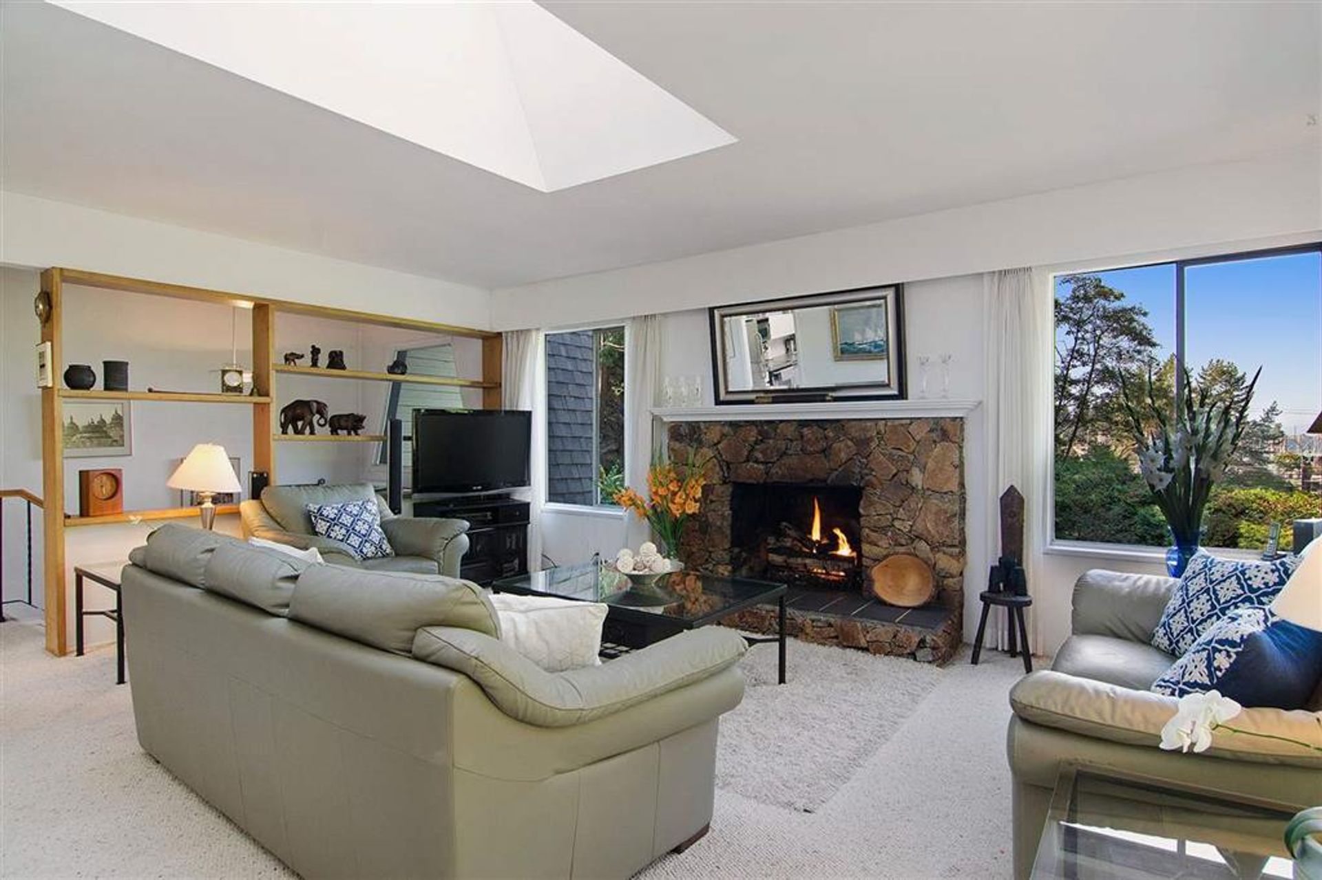 66033 at 5767 Primrose Place, West Vancouver