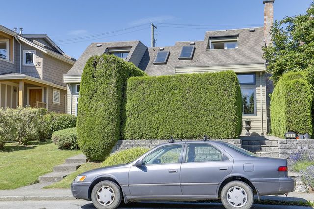 66101 at 256 5th Street W, North Vancouver