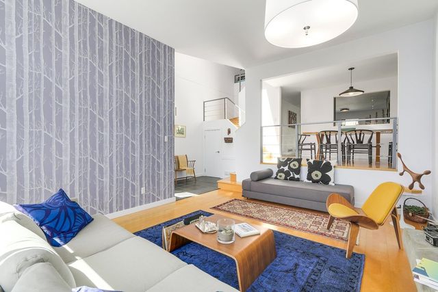 66113 at 256 5th Street W, North Vancouver