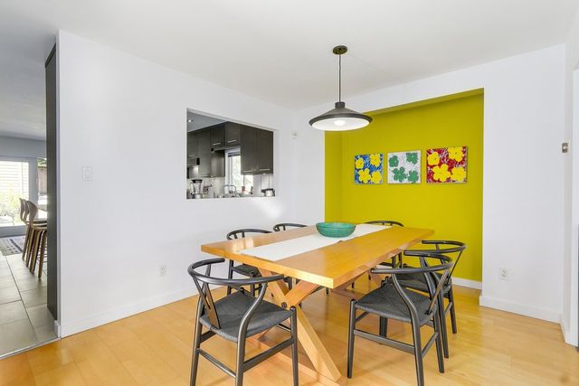 66116 at 256 5th Street W, North Vancouver