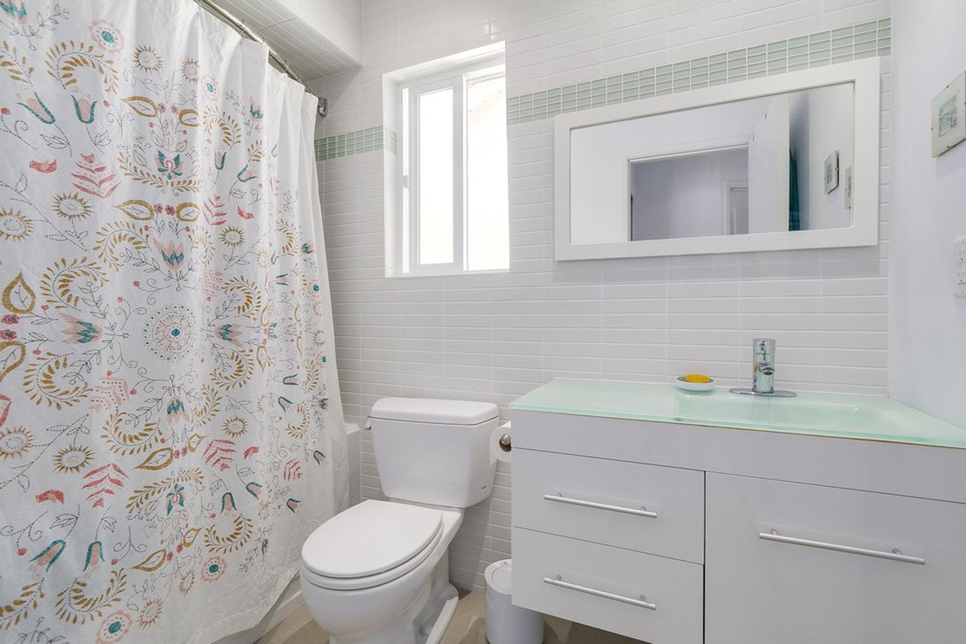 66155 at 256 5th Street W, North Vancouver