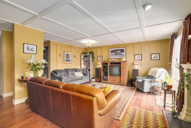 66337 at 223 Keith Road E, North Vancouver