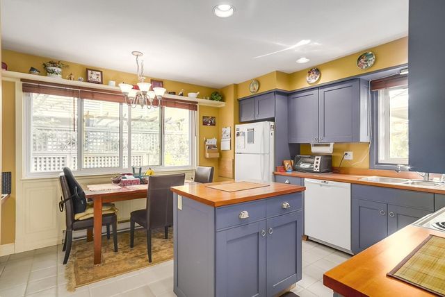 66348 at 223 Keith Road E, North Vancouver