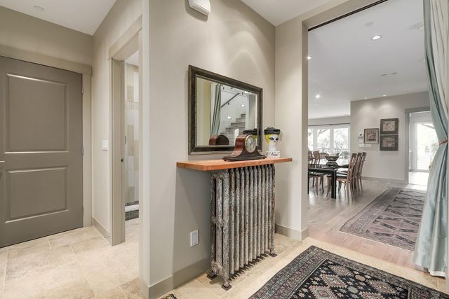 66650 at 425 16th Street E, North Vancouver