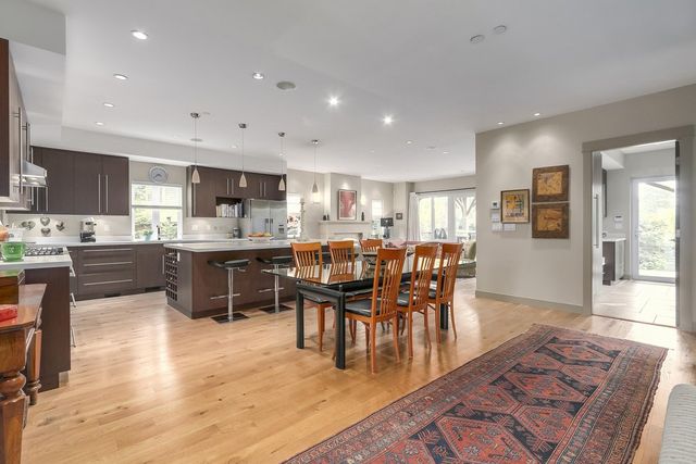 66653 at 425 16th Street E, North Vancouver