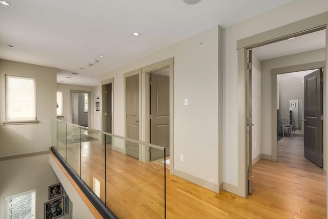 66680 at 425 16th Street E, North Vancouver