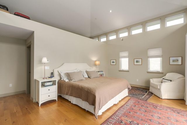 66686 at 425 16th Street E, North Vancouver