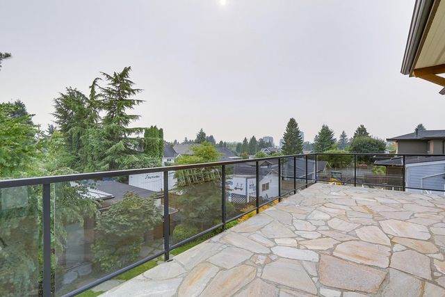 66689 at 425 16th Street E, North Vancouver