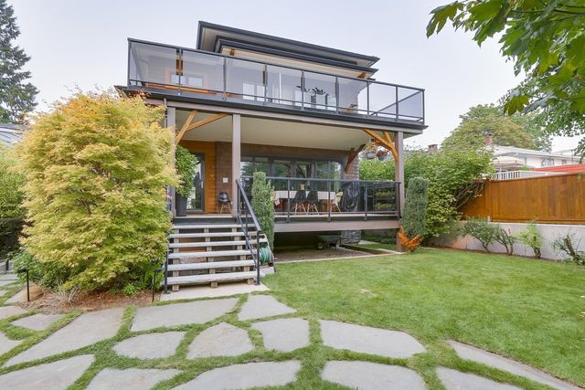 66719 at 425 16th Street E, North Vancouver