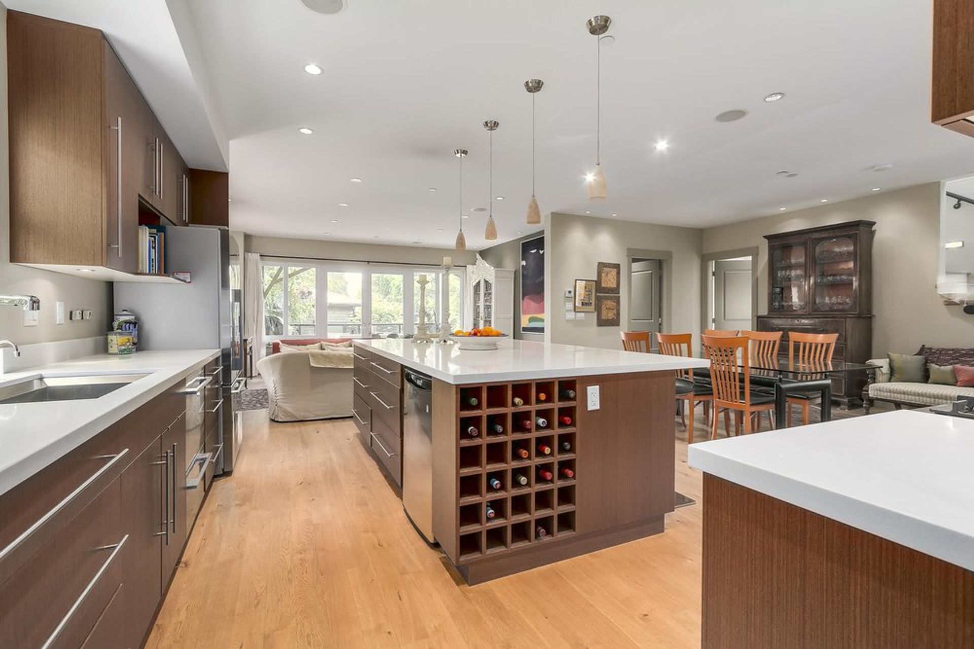 66671 at 425 16th Street E, North Vancouver