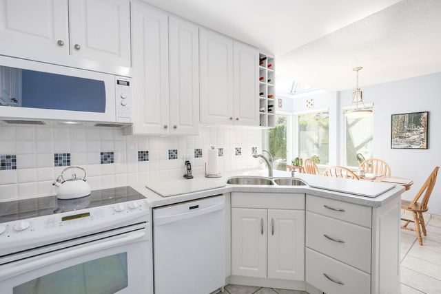 66759 at 4 - 1925 Indian River Crescent, North Vancouver