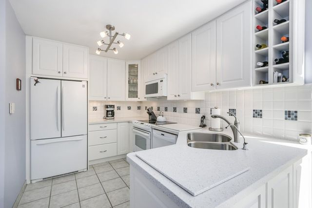 66763 at 4 - 1925 Indian River Crescent, North Vancouver