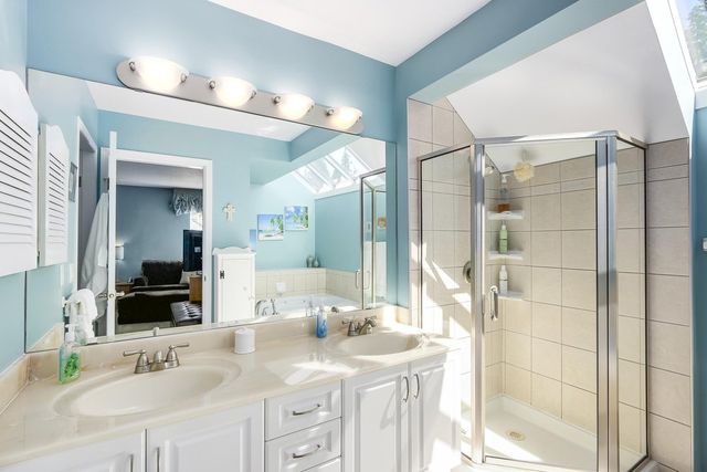 66790 at 4 - 1925 Indian River Crescent, North Vancouver