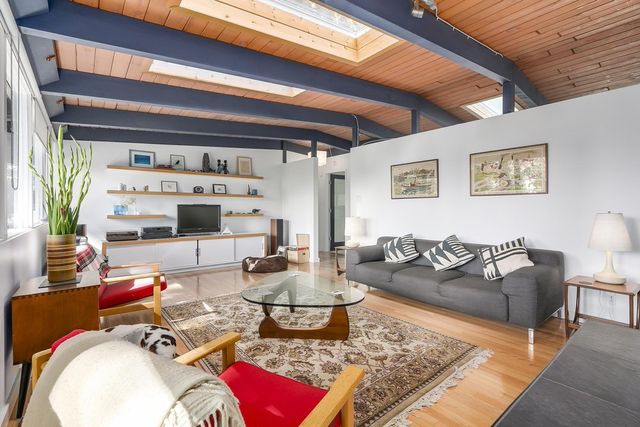 66851 at 547 W St. James Road, North Vancouver