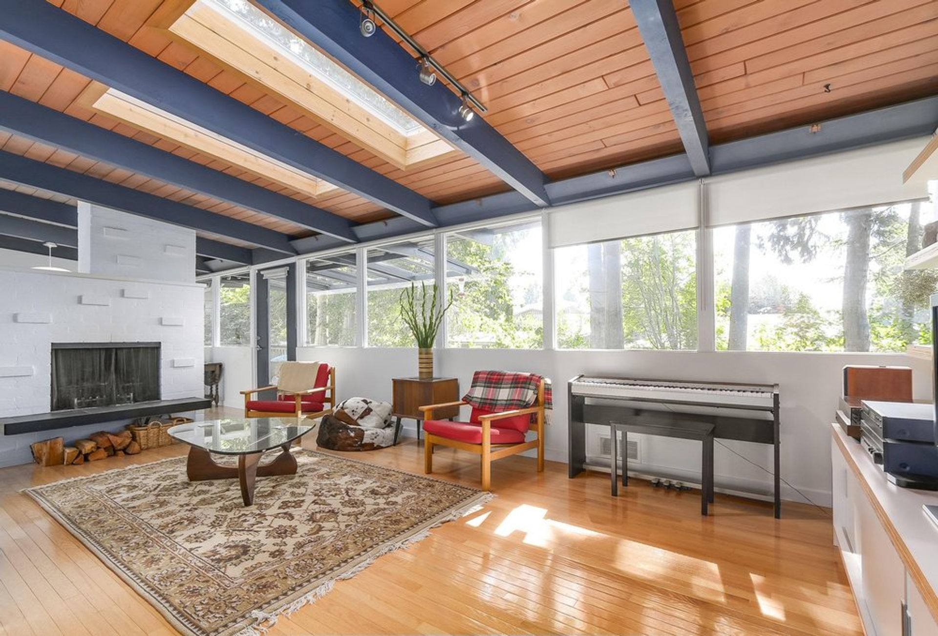 66840 at 547 W St. James Road, North Vancouver