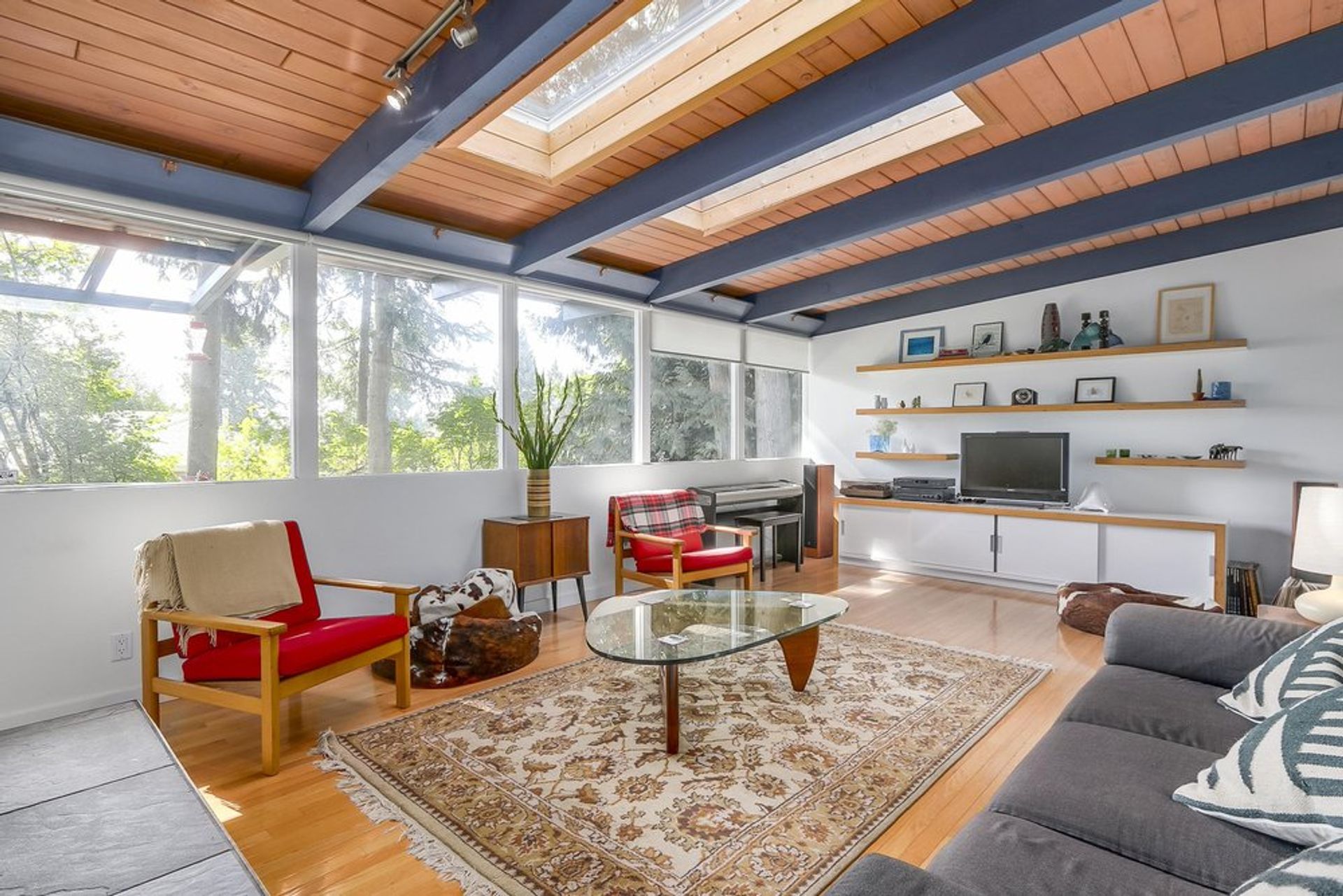 66849 at 547 W St. James Road, North Vancouver