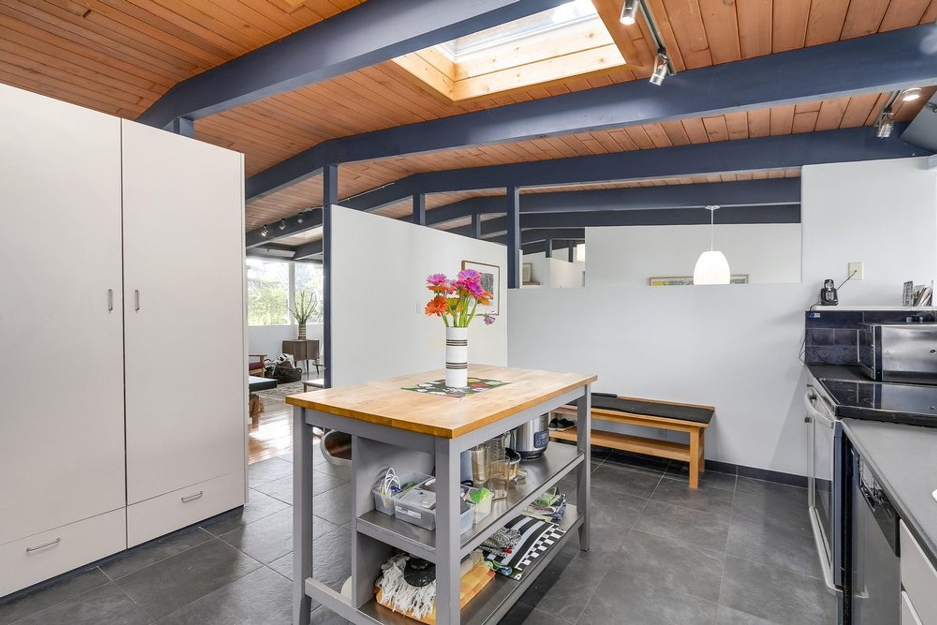 66861 at 547 W St. James Road, North Vancouver