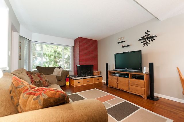 67049 at 1178 Deep Cove Road, North Vancouver