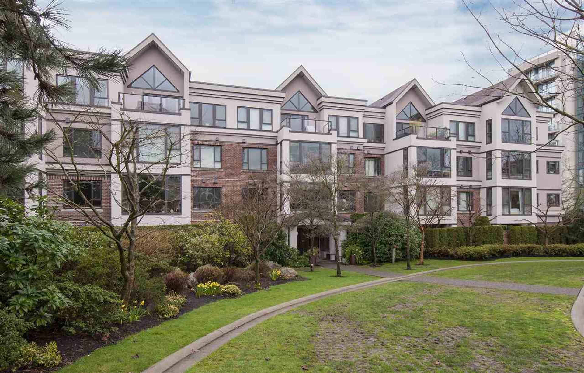 67225 at 408 - 175 10th Street E, North Vancouver