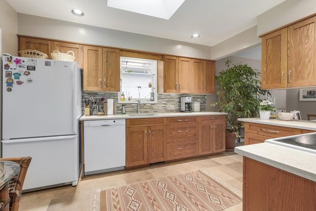 67280 at 916 Whitchurch Street, North Vancouver